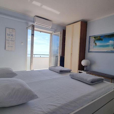 Apartment With Direct Sea View, Free Parking And Close To Beaches And Promenade Laurana Esterno foto