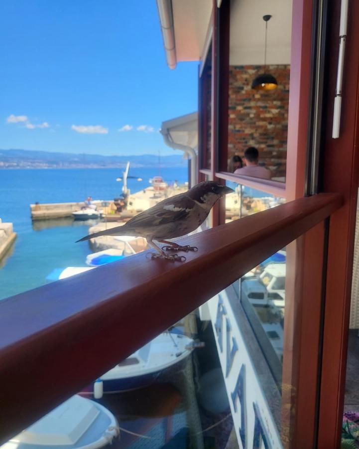 Apartment With Direct Sea View, Free Parking And Close To Beaches And Promenade Laurana Esterno foto