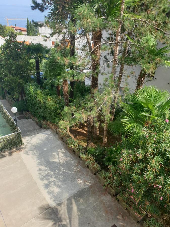 Apartment With Direct Sea View, Free Parking And Close To Beaches And Promenade Laurana Esterno foto