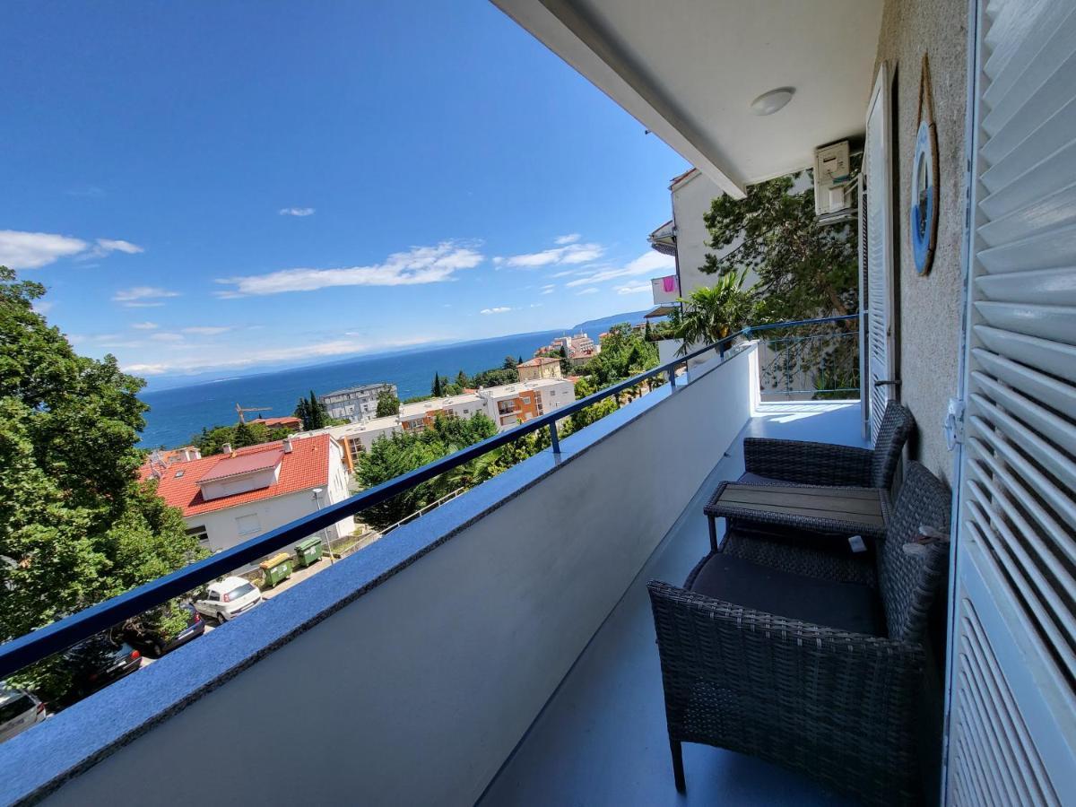 Apartment With Direct Sea View, Free Parking And Close To Beaches And Promenade Laurana Esterno foto