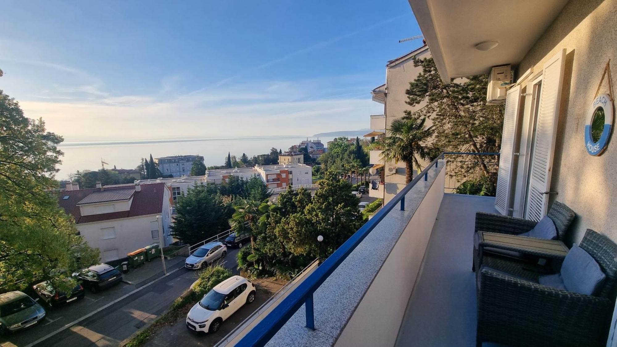 Apartment With Direct Sea View, Free Parking And Close To Beaches And Promenade Laurana Esterno foto