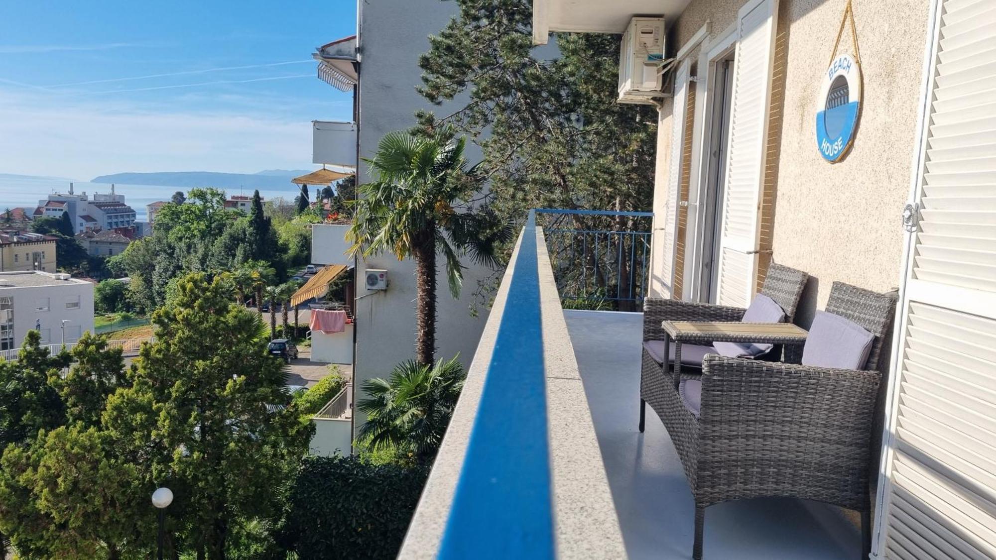 Apartment With Direct Sea View, Free Parking And Close To Beaches And Promenade Laurana Esterno foto